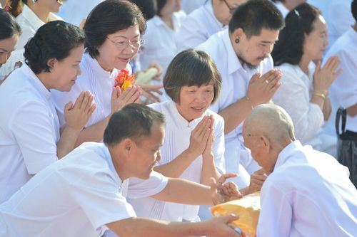 ภาพ No.25614:ประมวลภาพพิธีบรรพชาอุปสมบทรุ่นบูชาธรรม 99 ปี วันครูวิชชาธรรมกาย