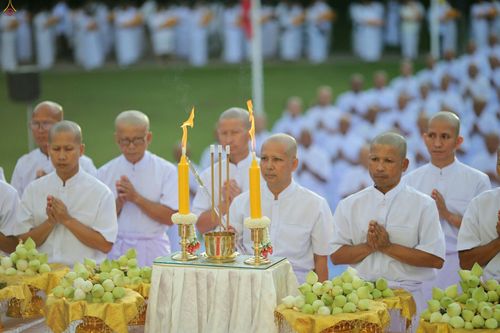 ภาพ No.25635:ประมวลภาพพิธีบรรพชาอุปสมบทรุ่นบูชาธรรม 99 ปี วันครูวิชชาธรรมกาย