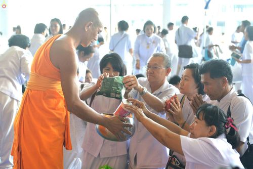 ภาพ No.25651:ประมวลภาพ 99 ปี วันครูผู้ค้นพบวิชชาธรรมกาย