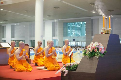 ภาพ No.25672:ประมวลภาพ 99 ปี วันครูผู้ค้นพบวิชชาธรรมกาย