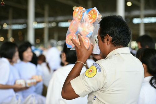 ภาพ No.25738:ประมวลภาพ 99 ปี วันครูผู้ค้นพบวิชชาธรรมกาย