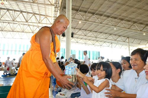 ภาพ No.25861:ประมวลภาพ 99 ปี วันครูผู้ค้นพบวิชชาธรรมกาย