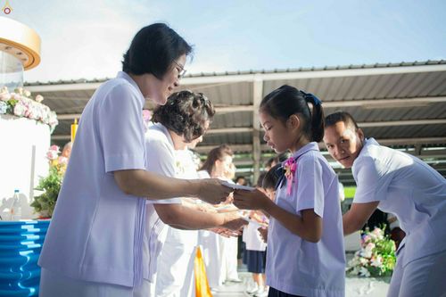 ภาพ No.25893:ประมวลภาพพิธีตักบาตรพระ 309 รูป ณ ห้าง Big C คลองสาม