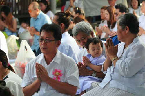 ภาพ No.25905:ประมวลภาพพิธีตักบาตรพระ 309 รูป ณ ห้าง Big C คลองสาม