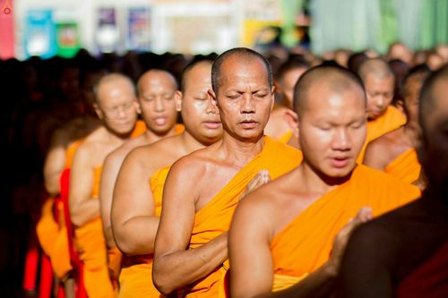 ภาพ No.25924:ประมวลภาพพิธีตักบาตรพระ 309 รูป ณ ห้าง Big C คลองสาม