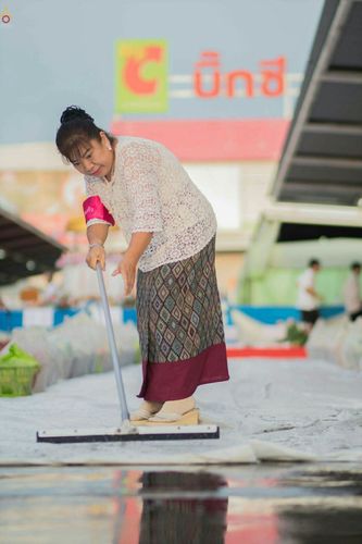 ภาพ No.25927:ประมวลภาพพิธีตักบาตรพระ 309 รูป ณ ห้าง Big C คลองสาม