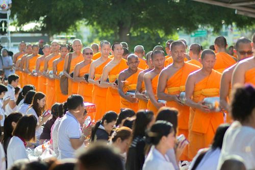 ภาพ No.25940:ประมวลภาพพิธีตักบาตรพระ 309 รูป ณ ห้าง Big C คลองสาม