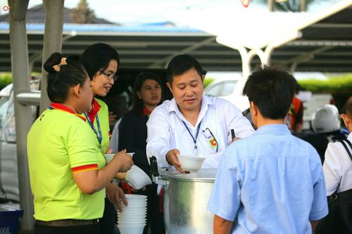 ภาพ No.25948:ประมวลภาพพิธีตักบาตรพระ 309 รูป ณ ห้าง Big C คลองสาม