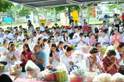 ภาพ No.25957:ประมวลภาพพิธีตักบาตรพระ 309 รูป ณ ห้าง Big C คลองสาม