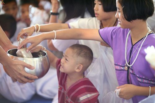 ภาพ No.25998:ประมวลภาพพิธีทอดผ้าป่าธรรมชัยเพื่องานพระพุทธศาสนาทั่วไทย