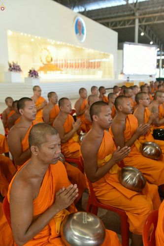 ภาพ No.26006:ประมวลภาพพิธีทอดผ้าป่าธรรมชัยเพื่องานพระพุทธศาสนาทั่วไทย