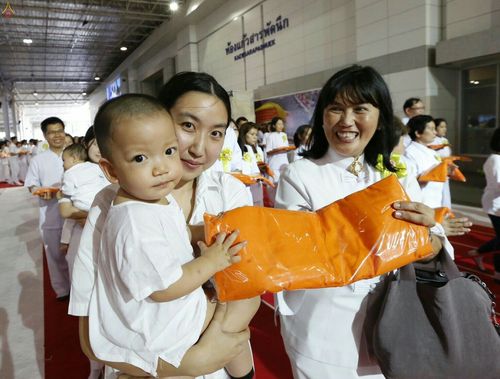 ภาพ No.26007:ประมวลภาพพิธีทอดผ้าป่าธรรมชัยเพื่องานพระพุทธศาสนาทั่วไทย