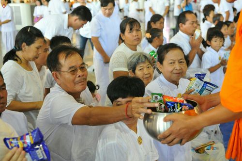 ภาพ No.26031:ประมวลภาพพิธีทอดผ้าป่าธรรมชัยเพื่องานพระพุทธศาสนาทั่วไทย