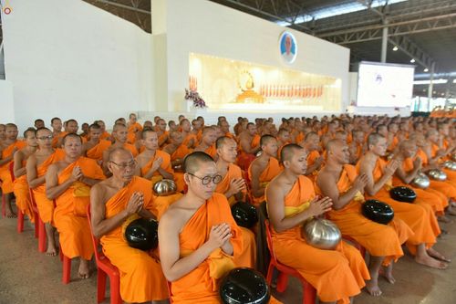 ภาพ No.26053:ประมวลภาพพิธีทอดผ้าป่าธรรมชัยเพื่องานพระพุทธศาสนาทั่วไทย