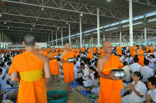 ภาพ No.26037:ประมวลภาพพิธีทอดผ้าป่าธรรมชัยเพื่องานพระพุทธศาสนาทั่วไทย