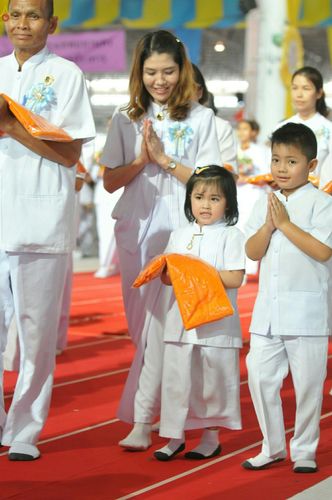 ภาพ No.26039:ประมวลภาพพิธีทอดผ้าป่าธรรมชัยเพื่องานพระพุทธศาสนาทั่วไทย