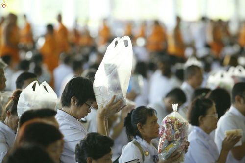 ภาพ No.26084:ประมวลภาพพิธีทอดผ้าป่าธรรมชัยเพื่องานพระพุทธศาสนาทั่วไทย