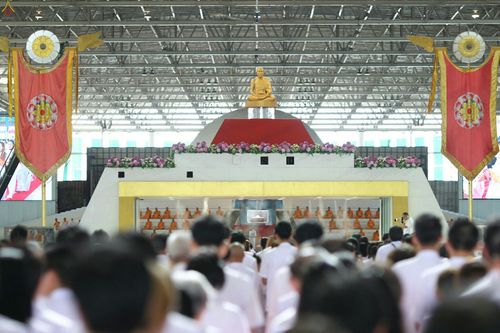 ภาพ No.26104:ประมวลภาพพิธีทอดผ้าป่าธรรมชัยเพื่องานพระพุทธศาสนาทั่วไทย