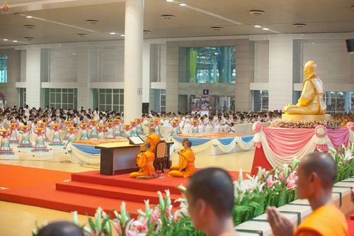 ภาพ No.26105:ประมวลภาพพิธีทอดผ้าป่าธรรมชัยเพื่องานพระพุทธศาสนาทั่วไทย