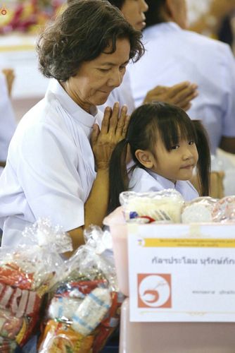 ภาพ No.26107:ประมวลภาพพิธีทอดผ้าป่าธรรมชัยเพื่องานพระพุทธศาสนาทั่วไทย