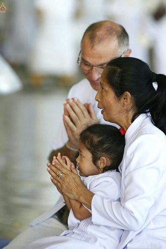 ภาพ No.26120:ประมวลภาพพิธีทอดผ้าป่าธรรมชัยเพื่องานพระพุทธศาสนาทั่วไทย