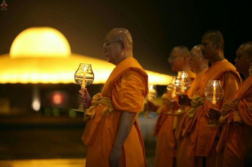 ภาพ No.26130:ประมวลภาพพิธีทอดผ้าป่าธรรมชัยเพื่องานพระพุทธศาสนาทั่วไทย