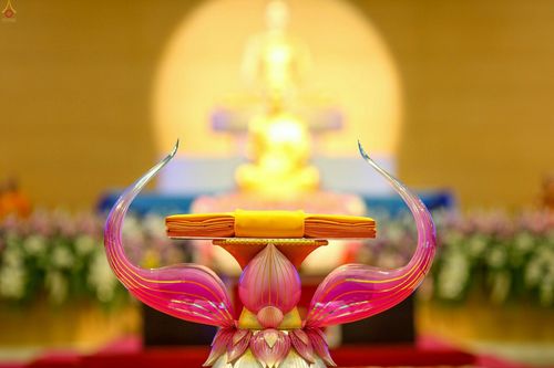 ภาพ No.26170:ประมวลภาพพิธีทอดผ้าป่าธรรมชัยเพื่องานพระพุทธศาสนาทั่วไทย