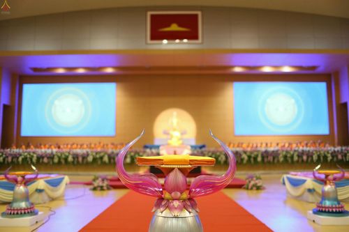 ภาพ No.26185:ประมวลภาพพิธีทอดผ้าป่าธรรมชัยเพื่องานพระพุทธศาสนาทั่วไทย