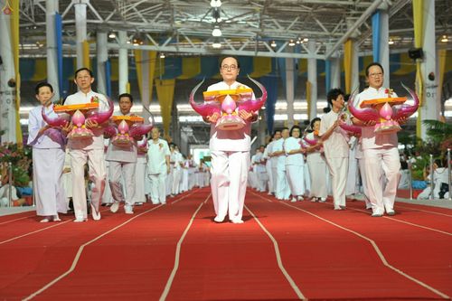 ภาพ No.26190:ประมวลภาพพิธีทอดผ้าป่าธรรมชัยเพื่องานพระพุทธศาสนาทั่วไทย