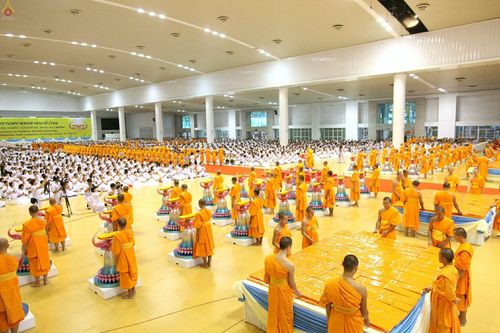 ภาพ No.26197:ประมวลภาพพิธีทอดผ้าป่าธรรมชัยเพื่องานพระพุทธศาสนาทั่วไทย