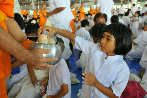 ภาพ No.26220:ประมวลภาพพิธีทอดผ้าป่าธรรมชัยเพื่องานพระพุทธศาสนาทั่วไทย