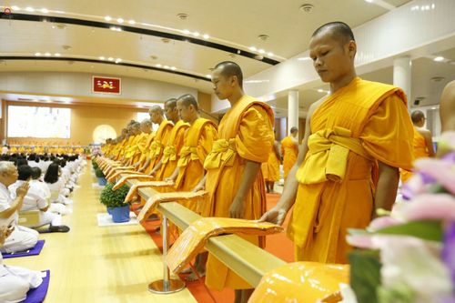 ภาพ No.26226:ประมวลภาพพิธีทอดผ้าป่าธรรมชัยเพื่องานพระพุทธศาสนาทั่วไทย