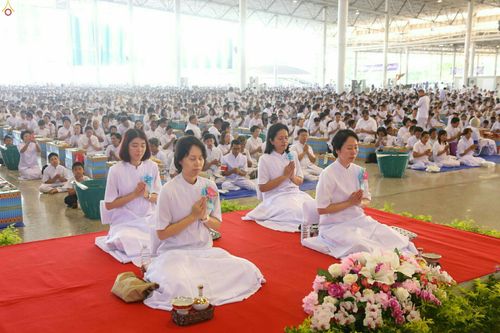 ภาพ No.26249:ประมวลภาพพิธีทอดผ้าป่าธรรมชัยเพื่องานพระพุทธศาสนาทั่วไทย
