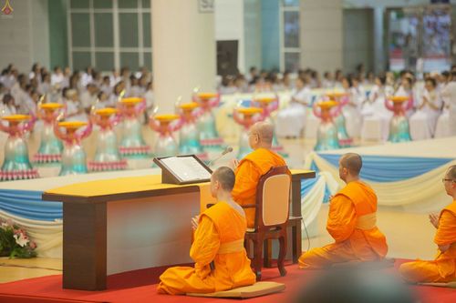 ภาพ No.26278:ประมวลภาพพิธีทอดผ้าป่าธรรมชัยเพื่องานพระพุทธศาสนาทั่วไทย