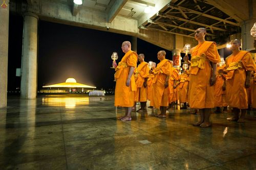 ภาพ No.26295:ประมวลภาพพิธีทอดผ้าป่าธรรมชัยเพื่องานพระพุทธศาสนาทั่วไทย