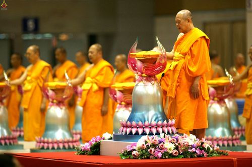 ภาพ No.26318:ประมวลภาพพิธีทอดผ้าป่าธรรมชัยเพื่องานพระพุทธศาสนาทั่วไทย