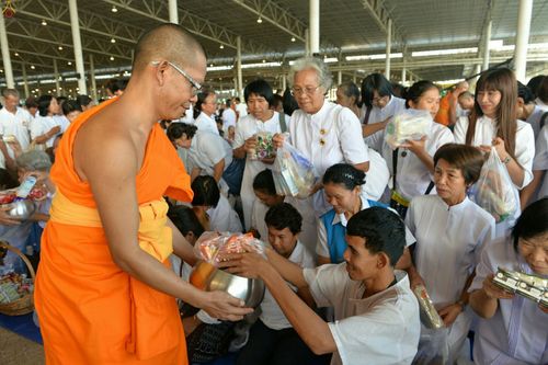 ภาพ No.26321:ประมวลภาพพิธีทอดผ้าป่าธรรมชัยเพื่องานพระพุทธศาสนาทั่วไทย