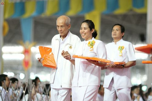 ภาพ No.26375:ประมวลภาพพิธีทอดผ้าป่าธรรมชัยเพื่องานพระพุทธศาสนาทั่วไทย