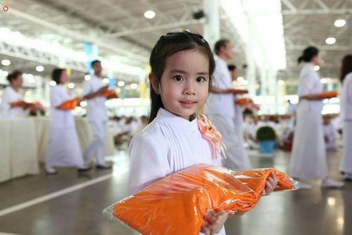 ภาพ No.26374:ประมวลภาพพิธีทอดผ้าป่าธรรมชัยเพื่องานพระพุทธศาสนาทั่วไทย