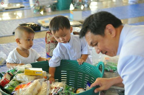 ภาพ No.26377:ประมวลภาพพิธีทอดผ้าป่าธรรมชัยเพื่องานพระพุทธศาสนาทั่วไทย