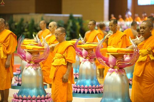 ภาพ No.26390:ประมวลภาพพิธีทอดผ้าป่าธรรมชัยเพื่องานพระพุทธศาสนาทั่วไทย