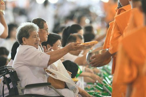 ภาพ No.26408:ประมวลภาพพิธีทอดผ้าป่าธรรมชัยเพื่องานพระพุทธศาสนาทั่วไทย