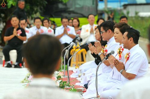 ตักบาตรพระ 309 รูป ตลาดโรงเกลือ (พระยาสมาน)