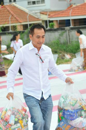 ภาพ No.26456:ตักบาตรพระ 309 รูป ตลาดโรงเกลือ (พระยาสมาน)