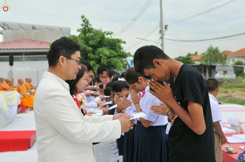 ภาพ No.26461:ตักบาตรพระ 309 รูป ตลาดโรงเกลือ (พระยาสมาน)