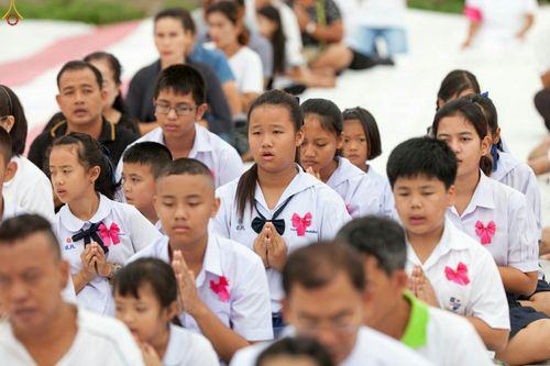 ภาพ No.26472:ตักบาตรพระ 309 รูป ตลาดโรงเกลือ (พระยาสมาน)