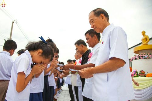 ภาพ No.26479:ตักบาตรพระ 309 รูป ตลาดโรงเกลือ (พระยาสมาน)