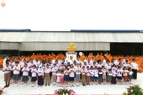 ภาพ No.26505:ตักบาตรพระ 309 รูป ตลาดโรงเกลือ (พระยาสมาน)