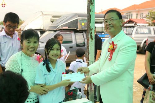 ภาพ No.26513:ตักบาตรพระ 309 รูป ตลาดโรงเกลือ (พระยาสมาน)