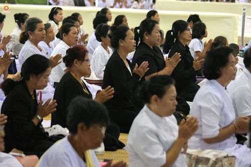 ประมวลภาพพิธีทอดกฐินวัดพระธรรมกาย ประจำปี พ.ศ. 2559